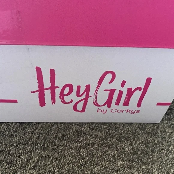 Cream and Gold Chain Sandals - Picture 5 of 6